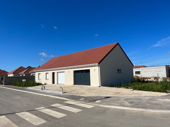 Maison avec garage à Breviandes